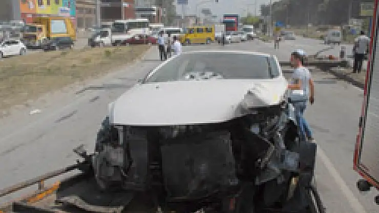 Trafik Kazası: 3 Yaralı