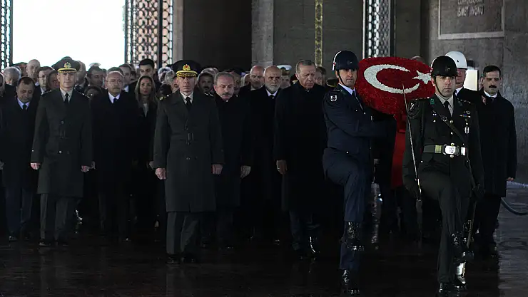 Devlet Erkanı Anıtkabir'de