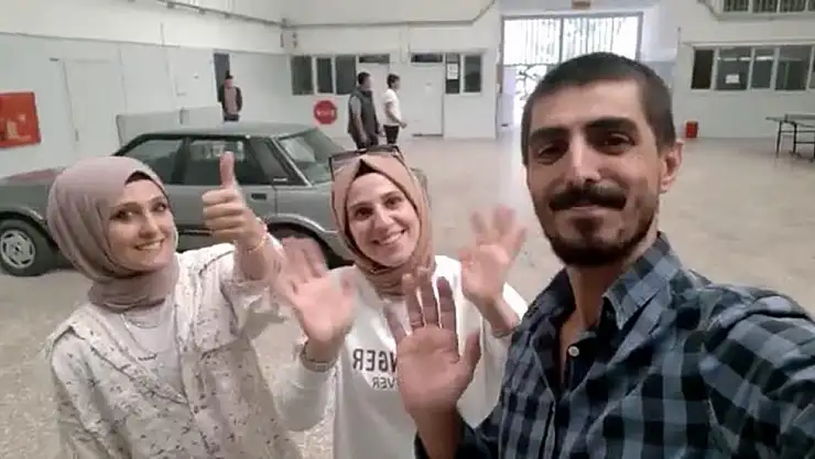 Öğretmen ve öğrencilerden 'Muallim' klibi