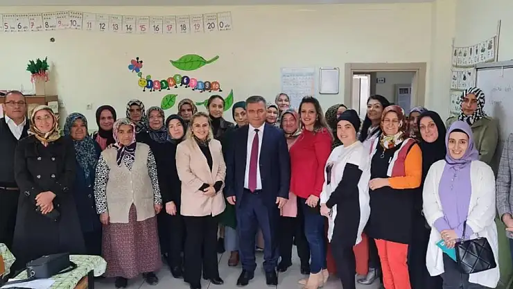 Pandeminin getirdiği olumsuzlukları öğretmen, veli ve öğrenci iş birliği ile aşıyorlar