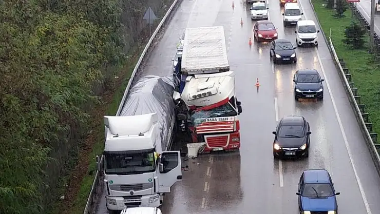 Samsun'da tırlar birbirine girdi: 1 yaralı 