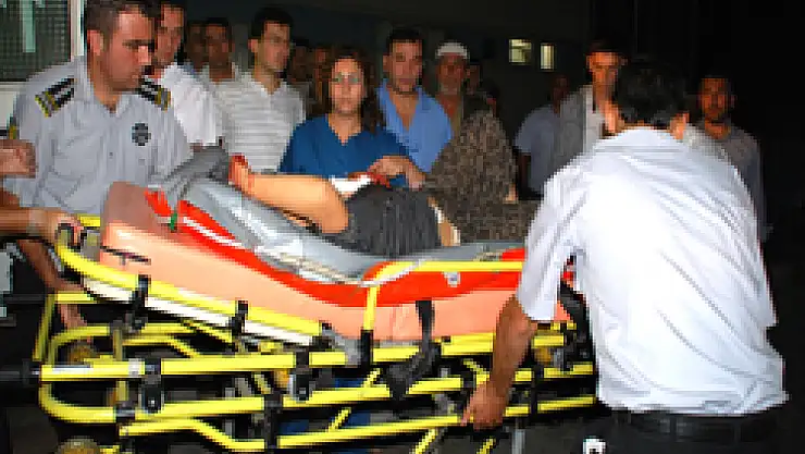 Tüfekle oynarken kardeşini vurdu