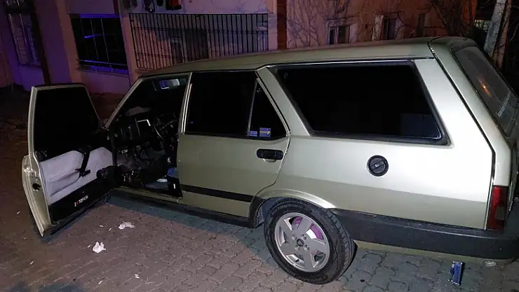 Müzik sesine giden polis, aracın içinde 19 yaşındaki genci vurulmuş halde ölü buldu