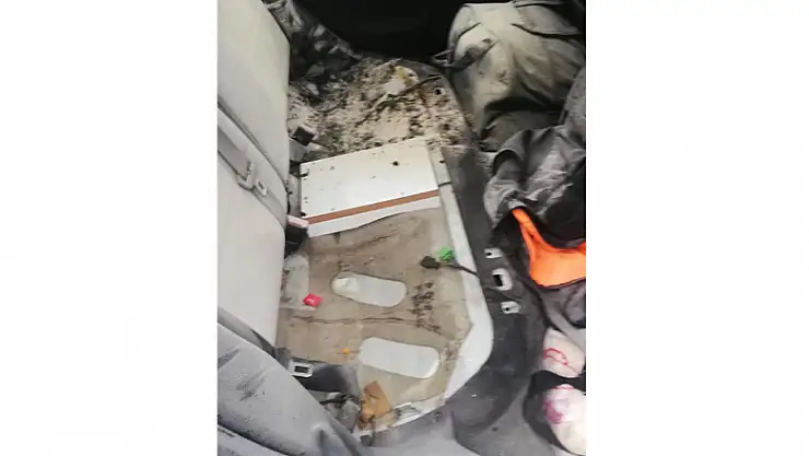 Seyir halindeki otomobil alev aldı