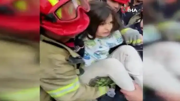 Enkazdan sağ çıkan 5 yaşındaki Serap Ela: 'Ben çok ağırım ama'