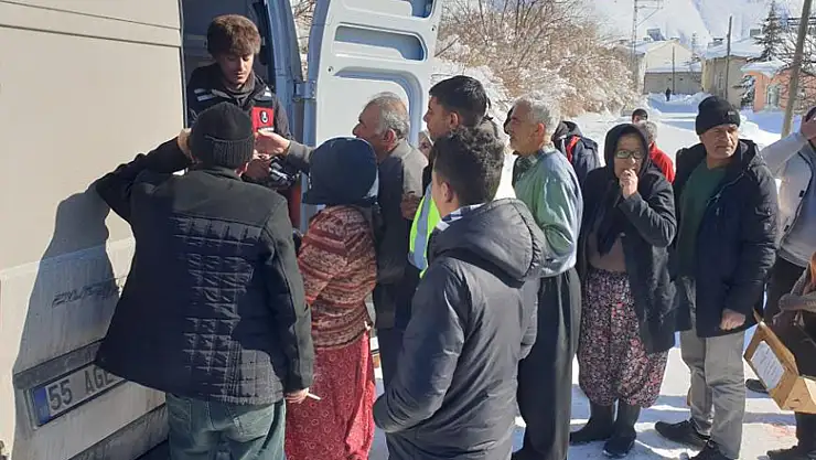 Samsunlu hayırseverler depremzedelerin yanında