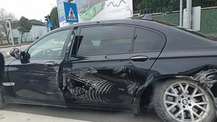 BETON MİKSERİ MAKAM ARACINA ÇARPTI