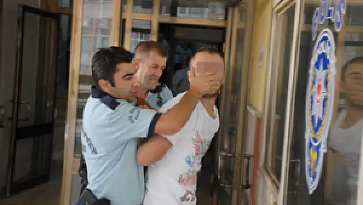 Oğlunun gözü önünde kurşunladı!