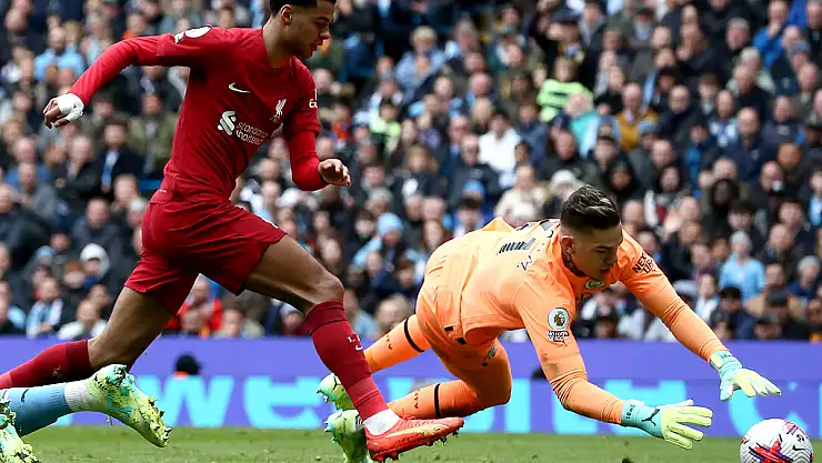 Manchester City, Liverpool'u geriden gelip 4-1 mağlup etti
