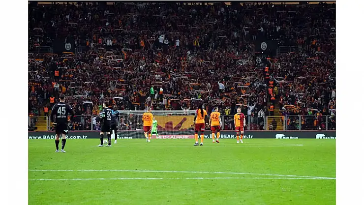 Galatasaray - Adana Demirspor maçını 44 bin 782 taraftar izledi