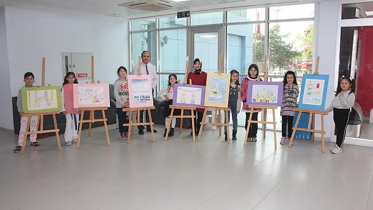Samsun'da minik öğrenciler ramazan temalı resim sergisi açtı