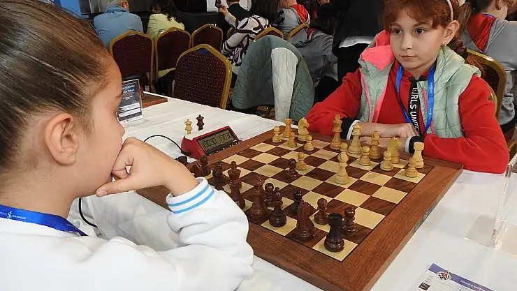 Türkiye Küçükler ve Yıldızlar Takım Satranç Şampiyonası Çeşme'de başladı