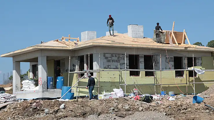 Depremin merkezinde ilk köy evleri bayramda teslim edilecek