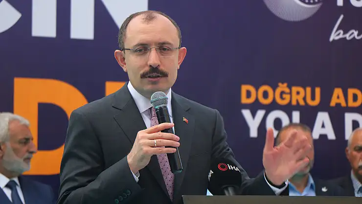 Ticaret Bakanı Muş'tan Davutoğlu'na eleştiri: 'Elinde ne var ne yok fırlatıyor'