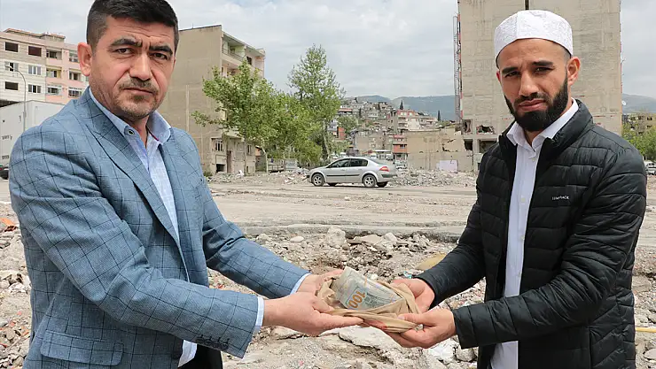 Din görevlileri 57 bin dolar buldu, polise teslim etti