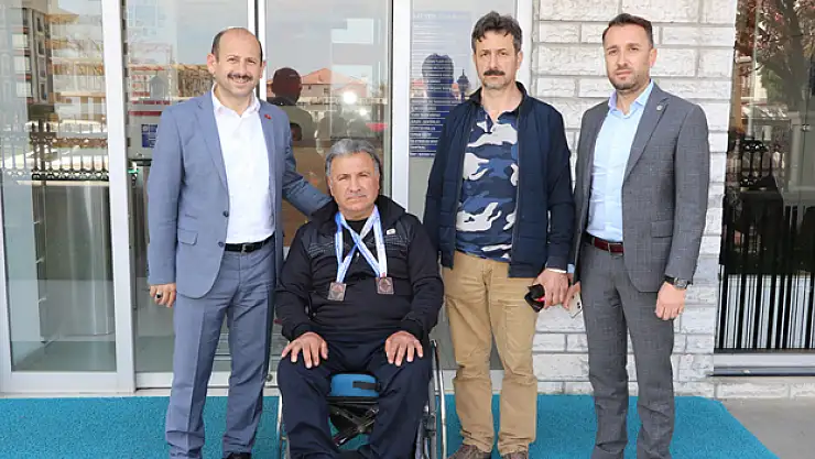 Başarılı Atıcıdan Müdür Dereci'ye ziyaret