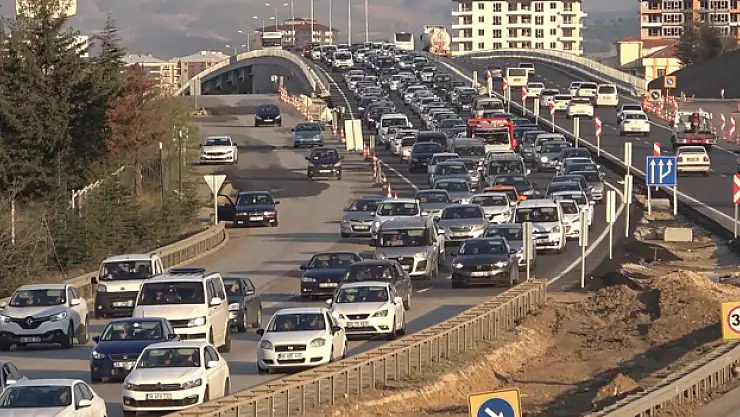 43 ilin geçiş güzergahında bayram bilançosu belli oldu: 627 bin araç geçiş yaptı