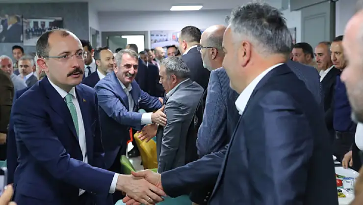 Bakan Muş: 'Müteahhitlik dışarıdan kolay gibi gözüken ancak disiplin gerektiren bir sektördür'