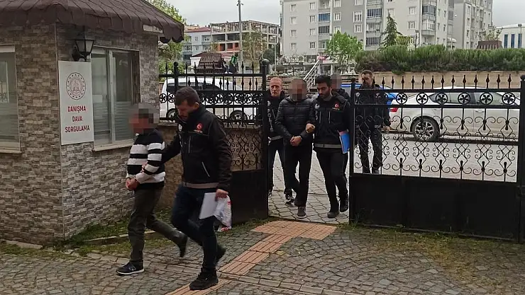 Uyuşturucu ile yakalanan 3 kişi adliyede