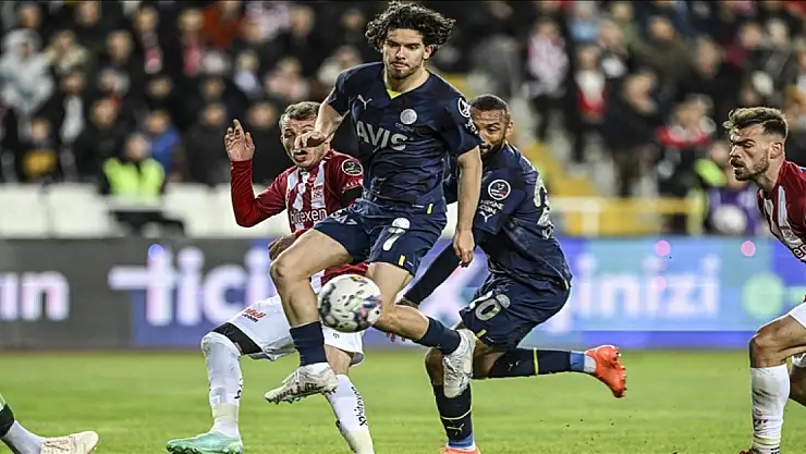 Fenerbahçe Sivas deplasmanında 3 puanı aldı