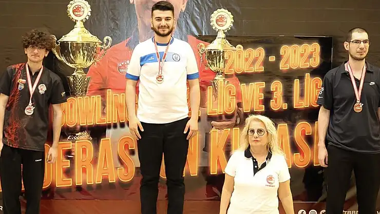 Bayburt Üniversitesi bowling başarılarına Federasyon Kupasını da ekledi