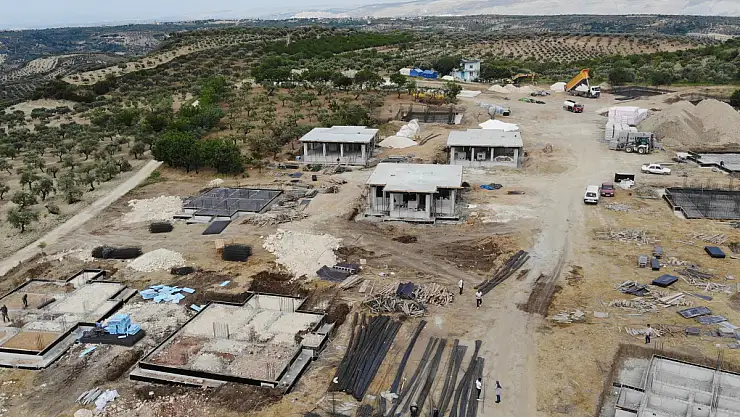 Depremin en büyük yıkımı yaptığı Hatay'da, köy evleri de yükseliyor