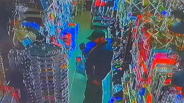 İlginç hırsızlık: Müşteri gibi geldi, şapkayı böyle çaldı