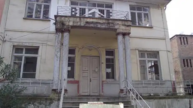 Tarihi Sağlık Ocağı resmi prosedürü bekliyor