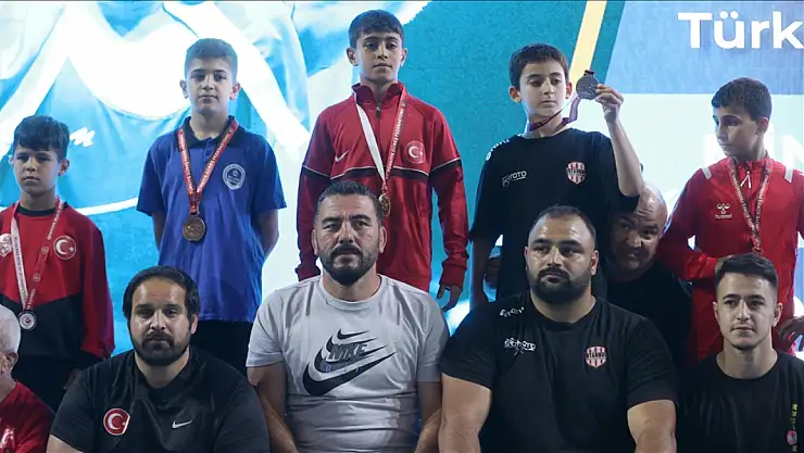 Altyapıya verilen önem şampiyon güreşçileri mutlu etti