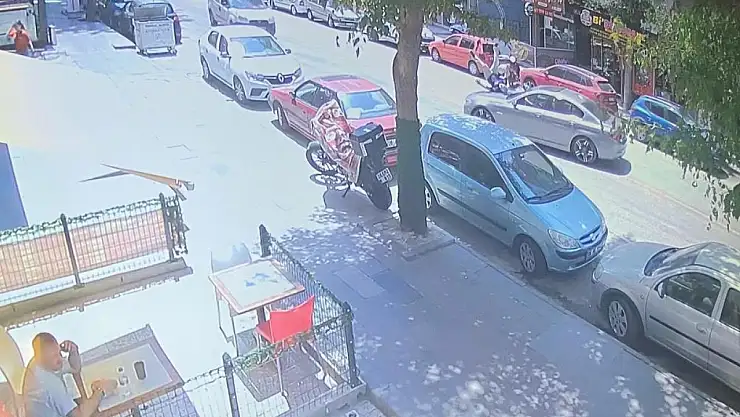 Ankara'da otomobil yaşlı adama çarptı: yaya havada takla attı