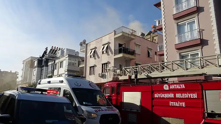 Apartman Dairesinde Çıkan Yangın Panik Yarattı
