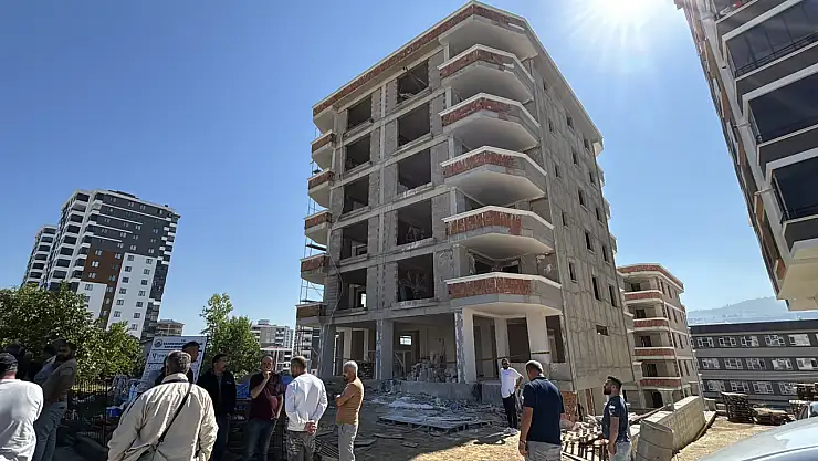 Asansör Boşluğuna Düşen Usta Hayatını Kaybetti