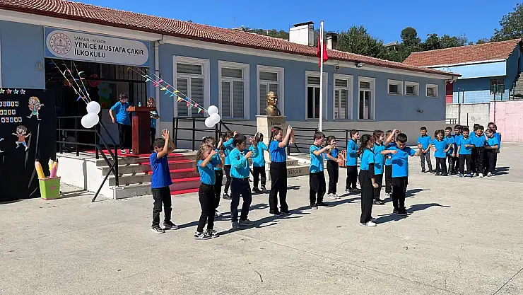 Ayvacık'ta İlköğretim Haftası Coşkusu