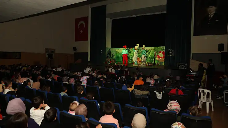 Bafra Belediyesi'nden miniklere tiyatro şöleni