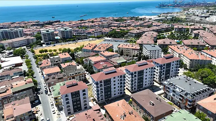 Bakan Kurum: Avcılar'daki 40 yıllık 3 bloklu siteyi 'Yarısı Bizden' kampanyamızla yeniledik