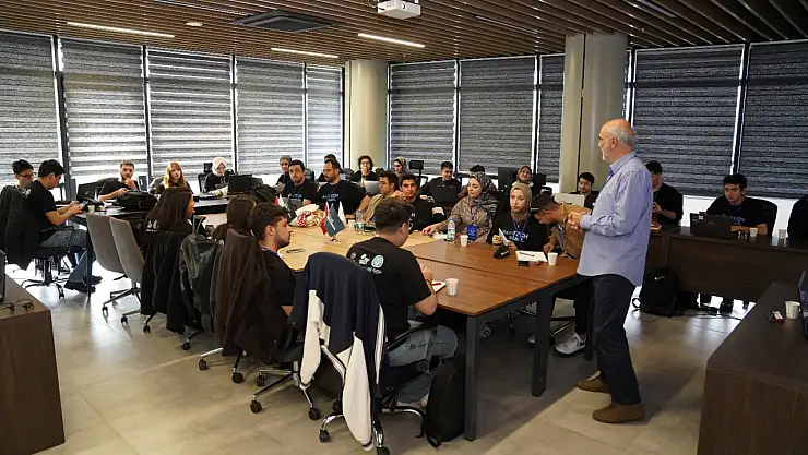 Balıkesir'de girişimcilik kampı tamamlandı, 9 ekip yatırımcı karşısına çıkmaya hazırlanıyor