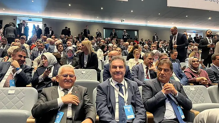 Başkan Büyükkılıç, AK Parti'nin 24. kuruluş yıl dönümü programına katıldı