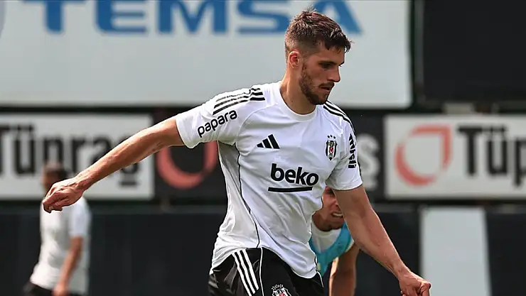 Beşiktaş'ın yeni transferi David Jurasek ilk idmanına çıktı