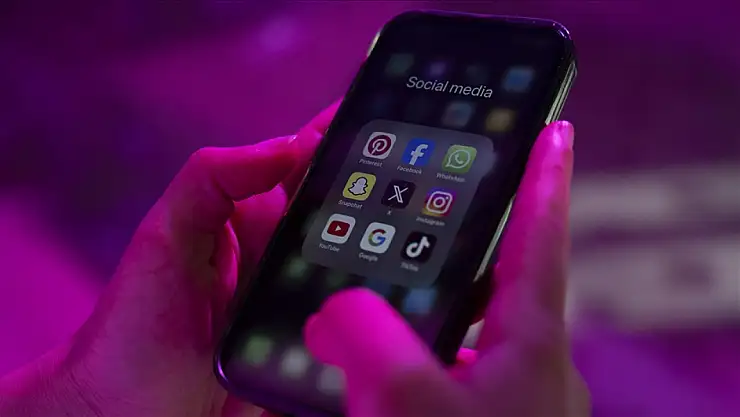 Bot hesaplar kişisel verileri depoluyor