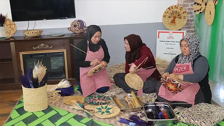 Buğday saplarıyla yapılan sanat