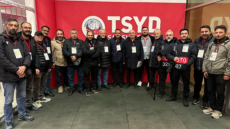 Çağlayan, AEK maçınıçı gazetecilerle takip etti