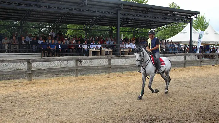 Çarşamba'da Nefes Kesen Rahvan At Yarışları!