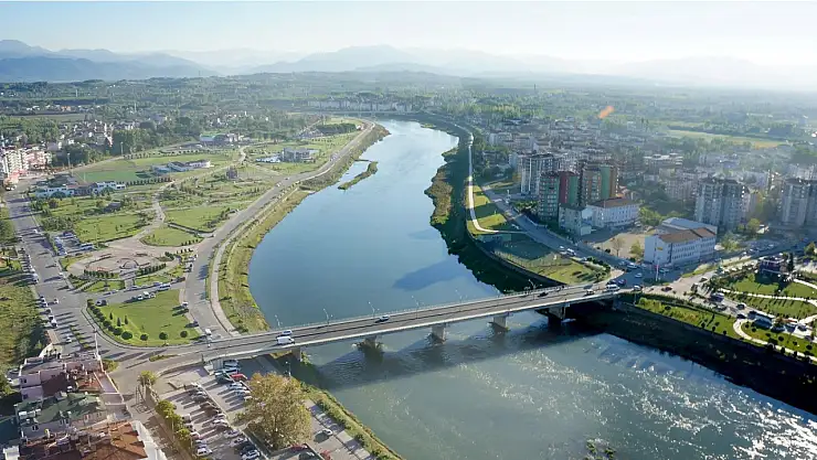 Çarşamba'da yoğun koku!