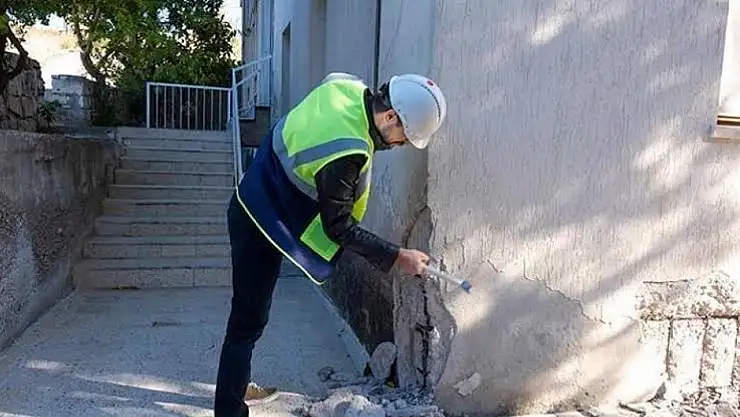 Çekiçle 5 dakikada karar devri bitti