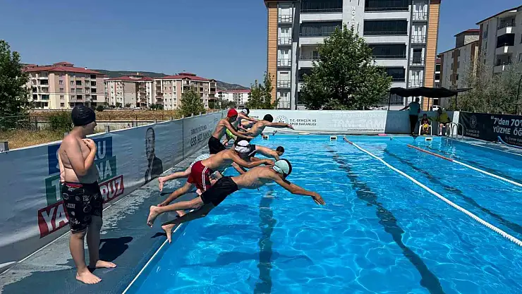Çocuklar hem öğreniyor hem eğleniyor