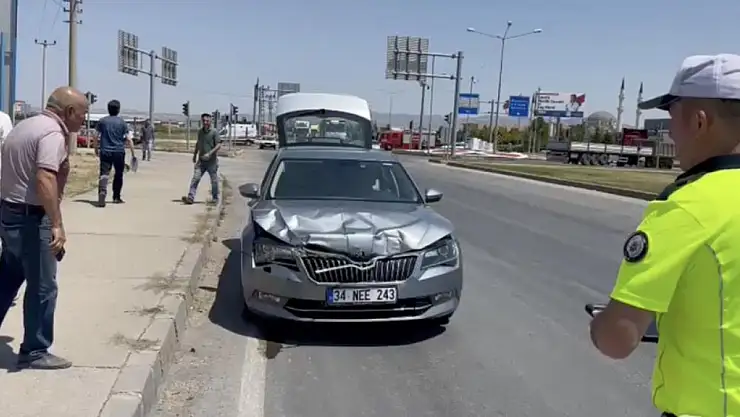 Çorum'da trafik kazası : 3 kişi hastaneye kaldırıldı