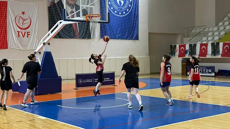 Cumhuriyet Coşkusu 3x3 Basketbol Turnuvasında Yaşandı