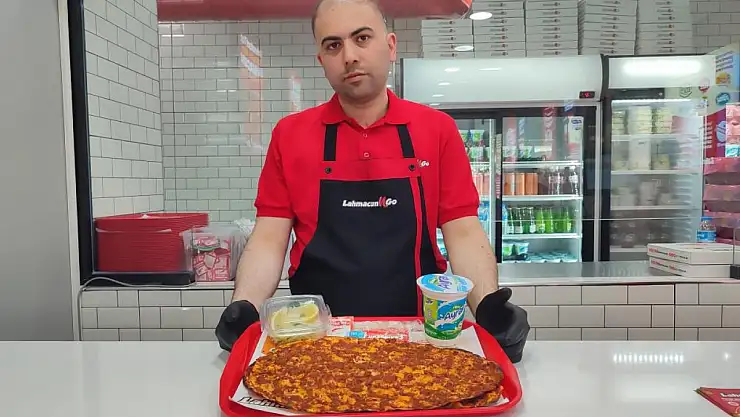 Dedesinin 'Az Kar Çok Müşteri' Öğüdünü Dinledi: 99 TL'ye 2 Lahmacun 1 Ayran!