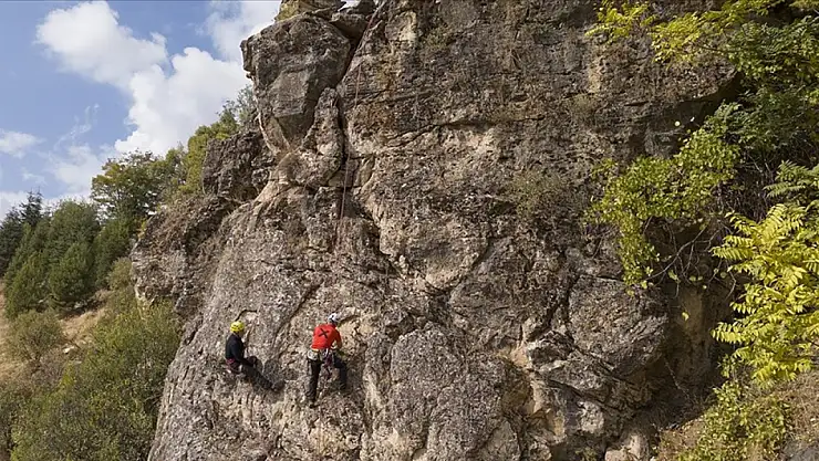 Doğaseverler zorlu eğitimlerden geçiyor