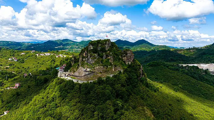 Dünyada tek, Raylı sistemli kale